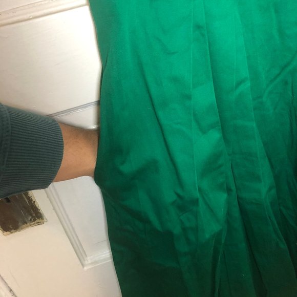 Emily and Fin - Keener Postures Dress, Emerald - Picture 8 of 13